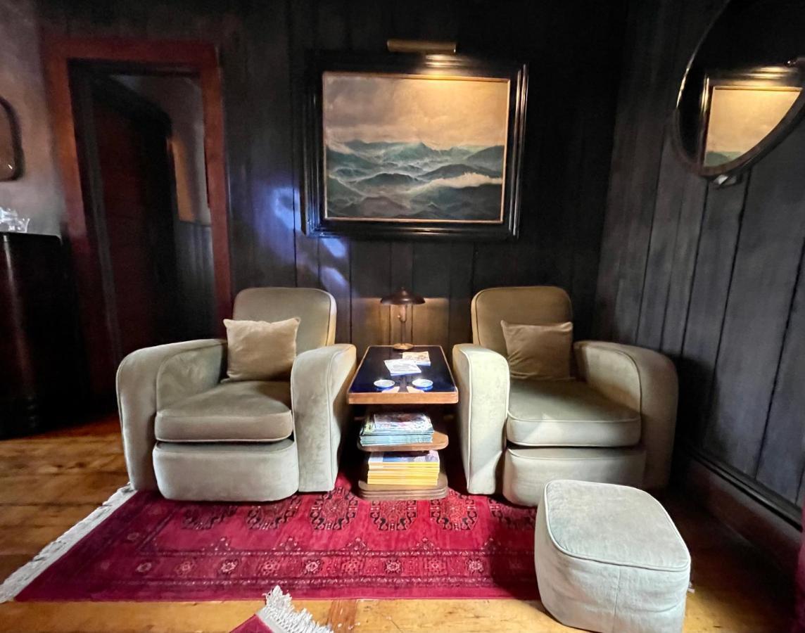 Crew'S Quarters Boarding House - Caters To Men Hotel โพรวินซ์ทาวน์ ภายนอก รูปภาพ