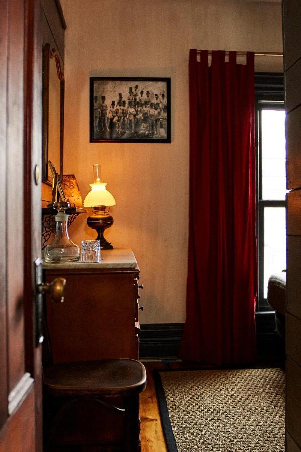 Crew'S Quarters Boarding House - Caters To Men Hotel โพรวินซ์ทาวน์ ภายนอก รูปภาพ
