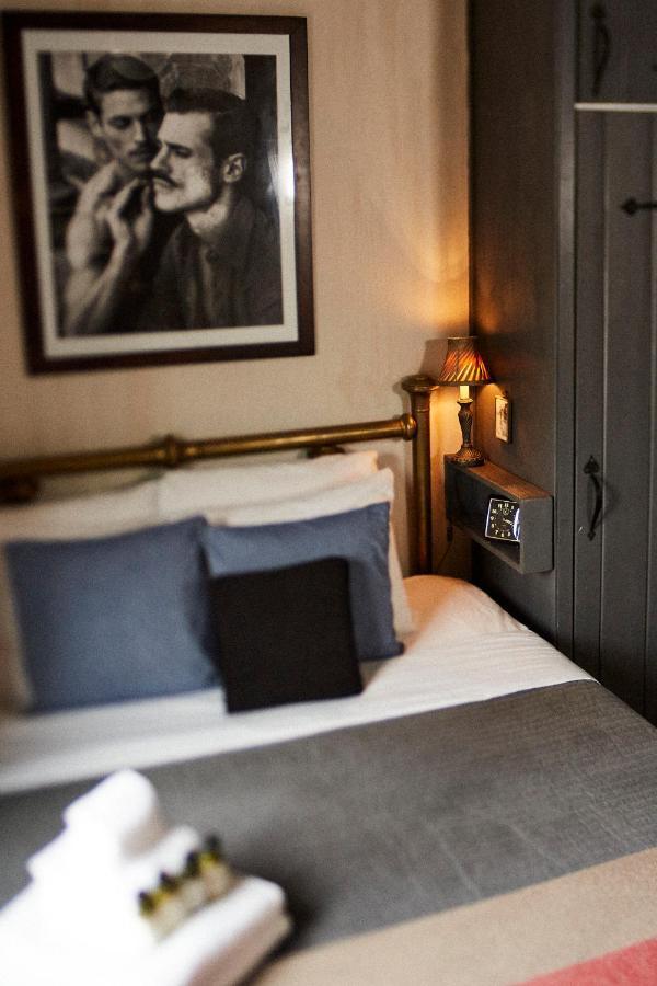 Crew'S Quarters Boarding House - Caters To Men Hotel โพรวินซ์ทาวน์ ภายนอก รูปภาพ