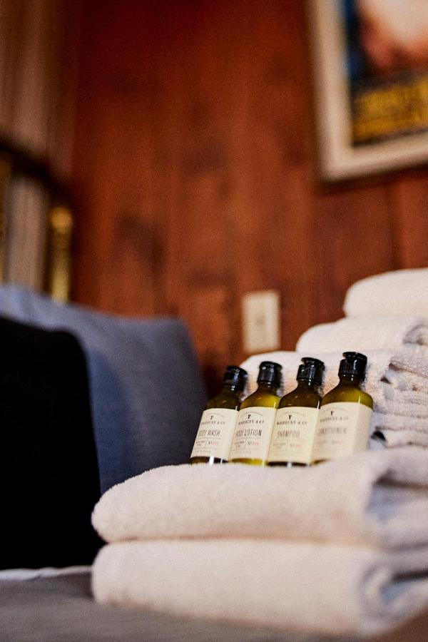 Crew'S Quarters Boarding House - Caters To Men Hotel โพรวินซ์ทาวน์ ภายนอก รูปภาพ