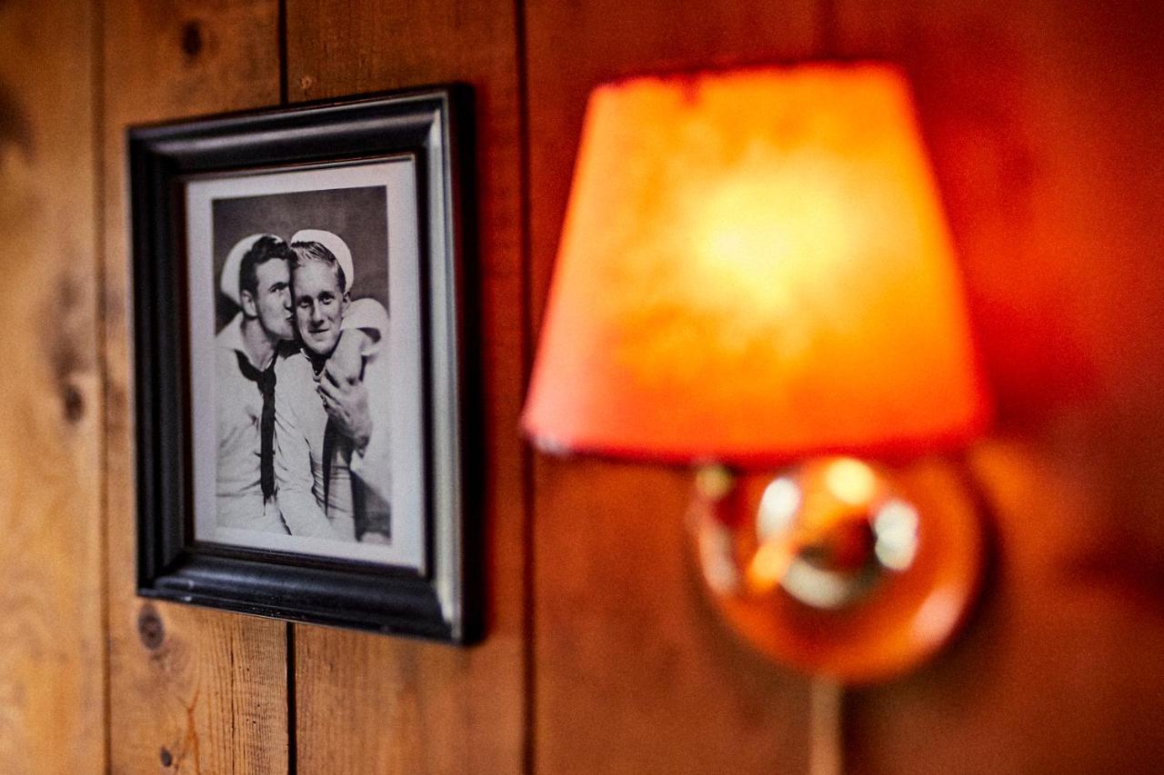 Crew'S Quarters Boarding House - Caters To Men Hotel โพรวินซ์ทาวน์ ภายนอก รูปภาพ