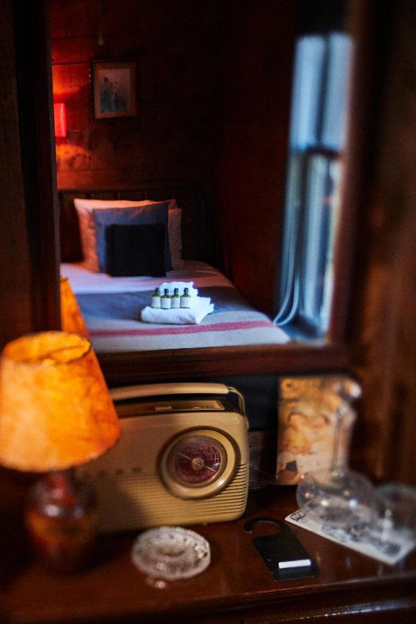 Crew'S Quarters Boarding House - Caters To Men Hotel โพรวินซ์ทาวน์ ภายนอก รูปภาพ